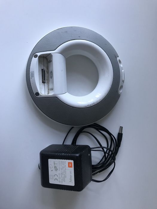 JBL On Stage iPod in perfect condition with charger64751007215105121