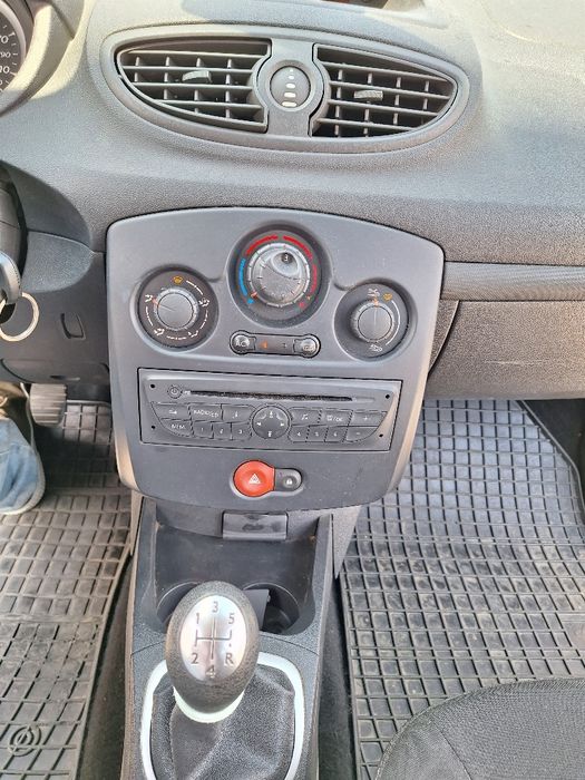 Sprzedam Renault Clio 2013 rok diesel 1.5 DCI w wersji ciężarowej !!!