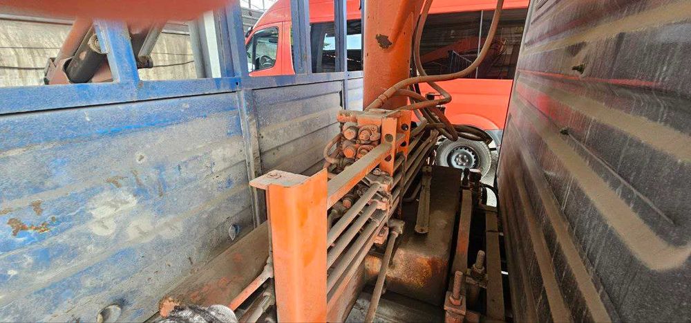 ЗИЛ 5301 (Бичок) 2005 кран-манипулятор