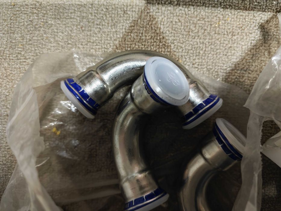 Kolano GEBERIT Mapress 90 stopni fi 28 mm