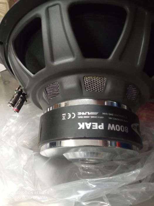 Sprzedam głośnik Alpine 800W/30cm.