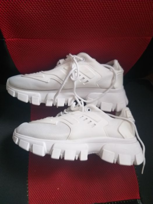 Buty sportowe damskie