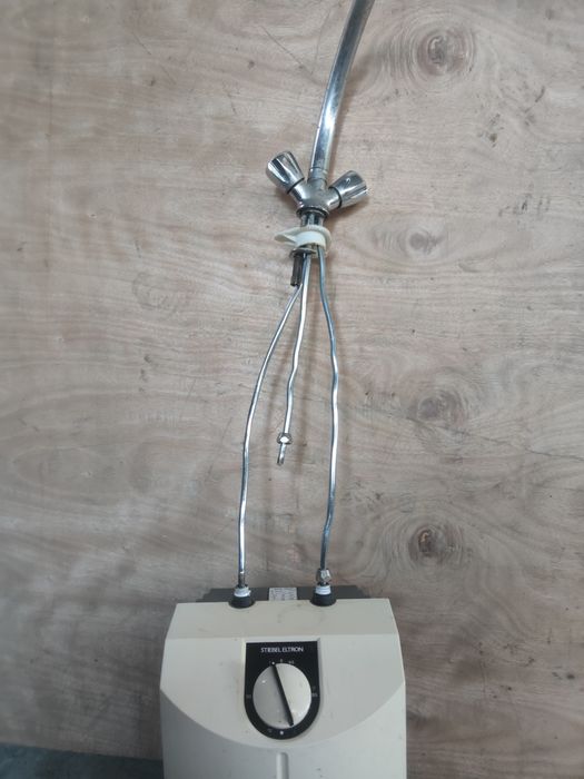 Водонагреватель  с сместителем