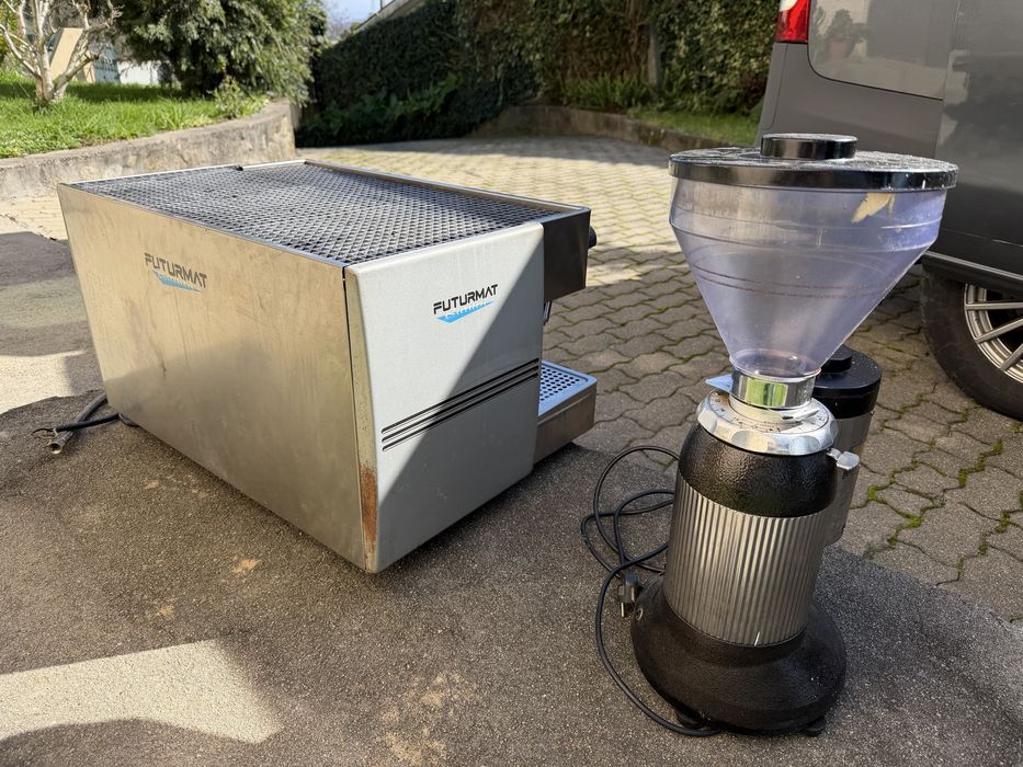 Maquina de Cafe + Moinho Profissional