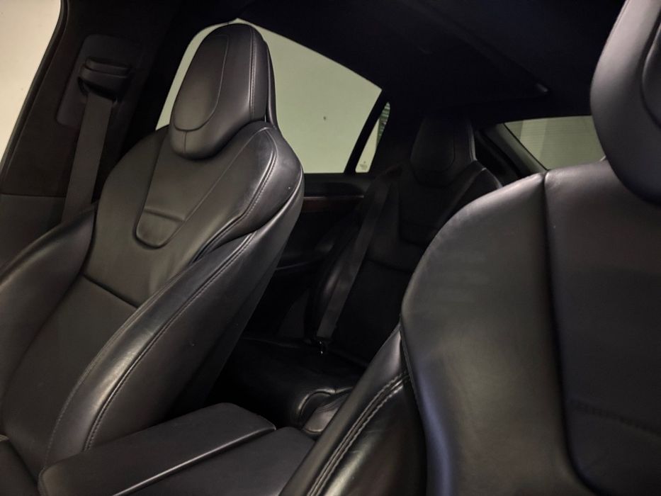 Tesla Model X 90D