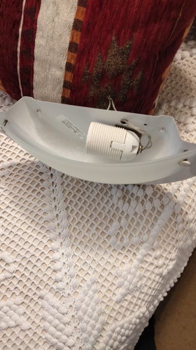 Candeeiro brancos com vidros opalino