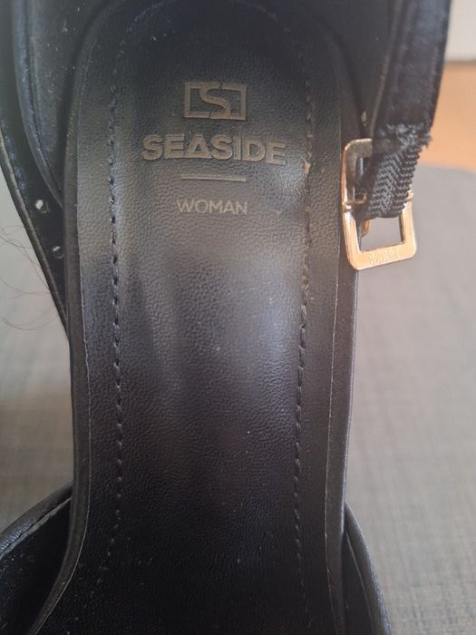 Sapatos Pretos de Salto Alto da Seaside