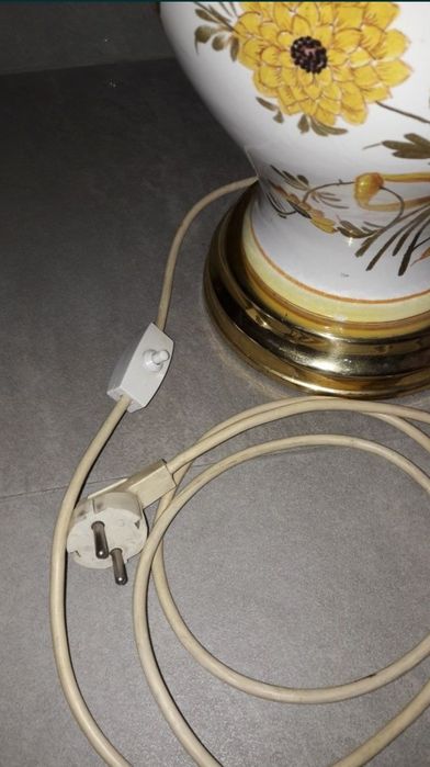 Ceramiczna lampa stołowa duza