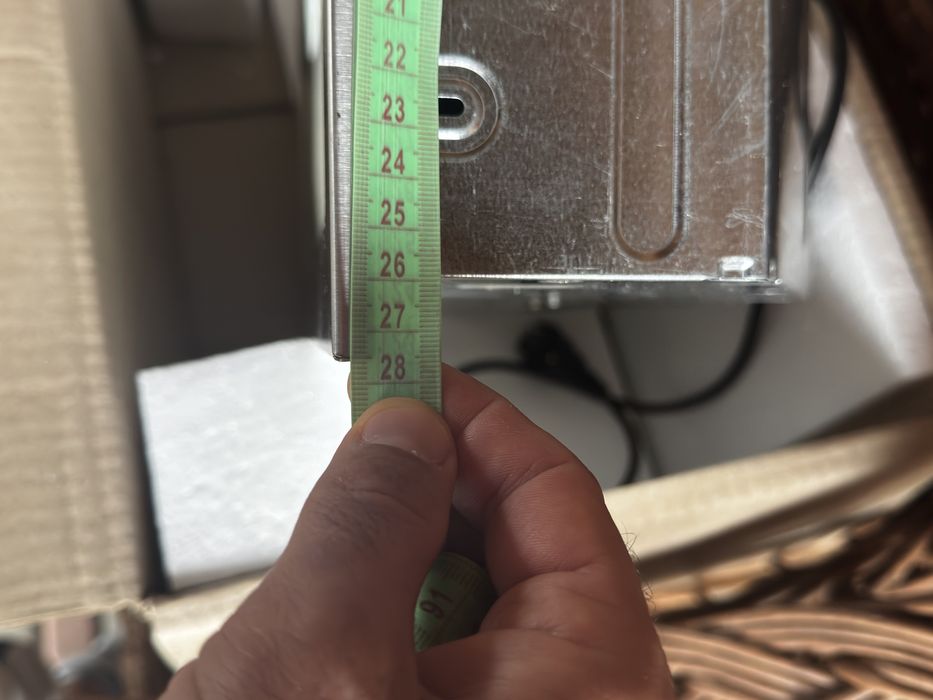 Встроенная кухонная вытяжка