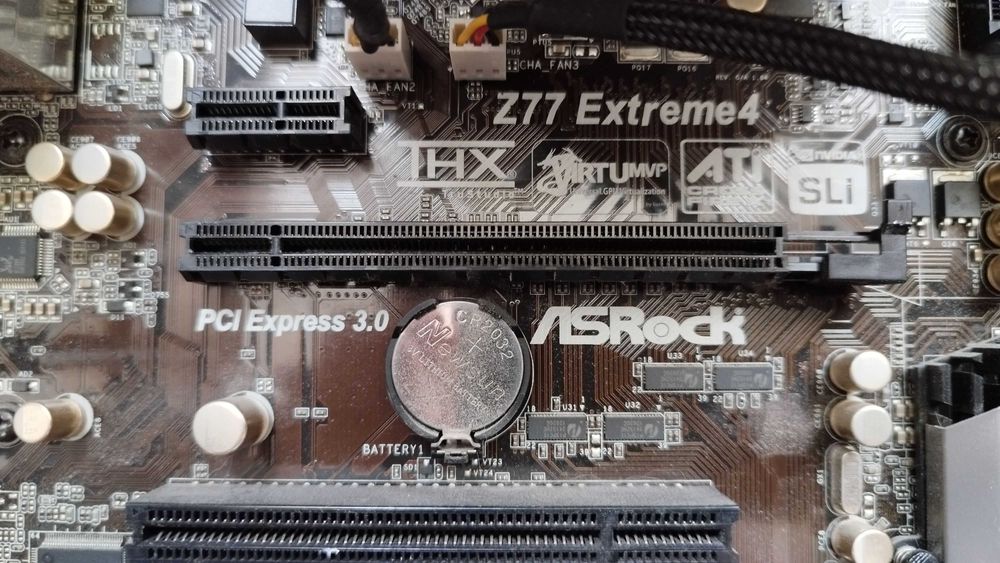 Intel 3570K + ASrock Z77 Extreme4 + 12GB RAM DDR3 + Scythe Ninja Plus!