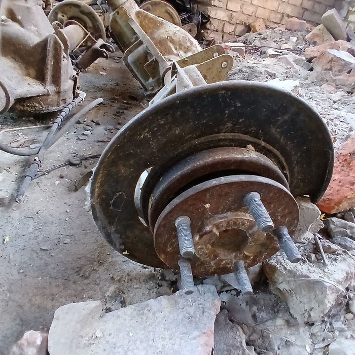 Задній міст редуктор на Mitsubishi Pajero 3.0 v6