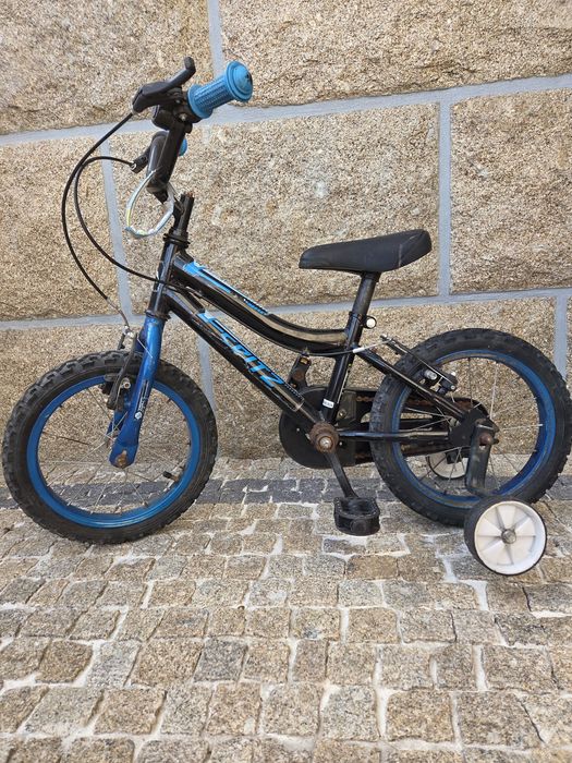 Bicicleta de criança com rodinhas