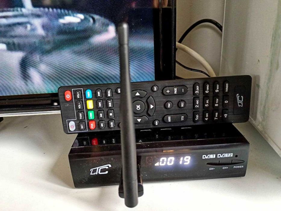 DEKODER TUNER TV HD dvb-t2 hevc h.265 mini stick