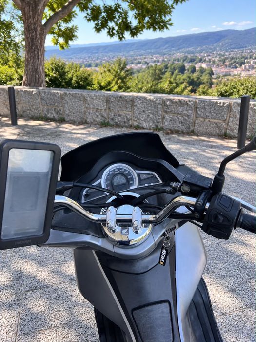 Pcx 2014 perfeita para fazer entregas 1100 euros