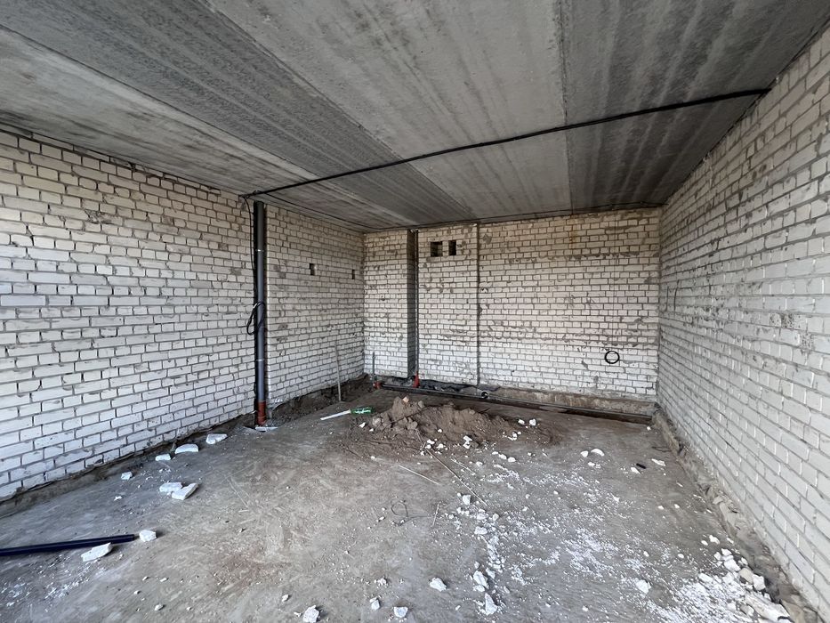 Комерція ЖК Молодість ! Фасад