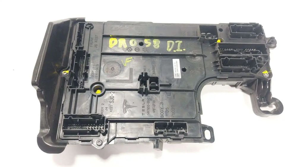 Módulo Eletrônico TESLA MODEL 3 (5YJ3) EV 156745502D 156745502D