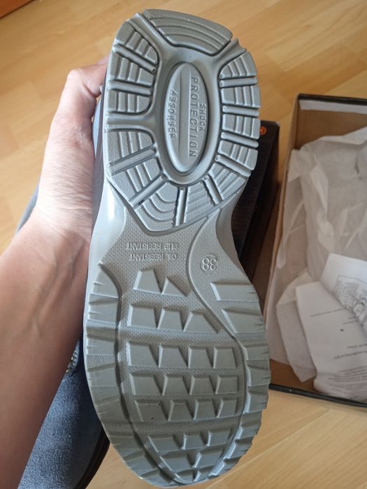 Buty robocze Urgent 205/S1 SRA r. 38