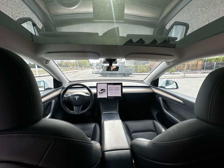 Tesla Model Y 2023 Standard Range