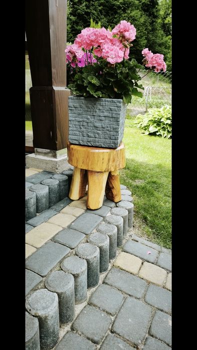 Stołek z pnia drzewa
