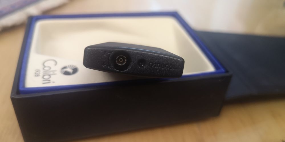 Оригинальная зажигалка colibri