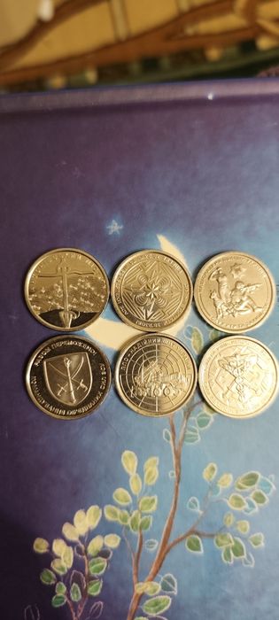 Монети 10 гривень