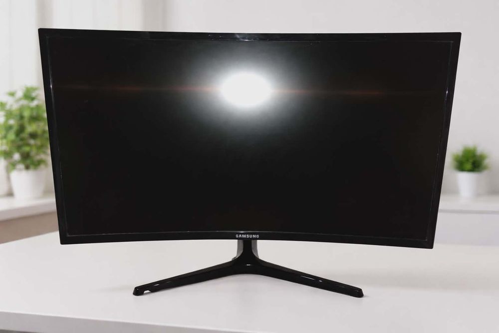 Monitor Samsung C24F396FHR 23,5" Curved – Full HD, bardzo dobry stan