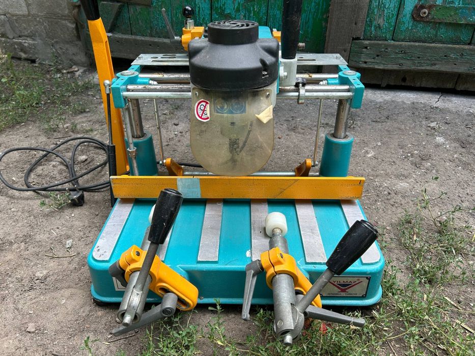 Yilmaz. Портативний  копіювально-фрезерний верстат Yilmaz FR 222.