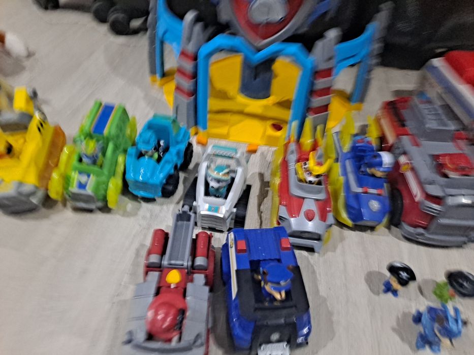 Duży zestaw psi patrol baza auta