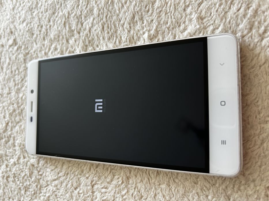 Смартфон Xiaomi Redmi4