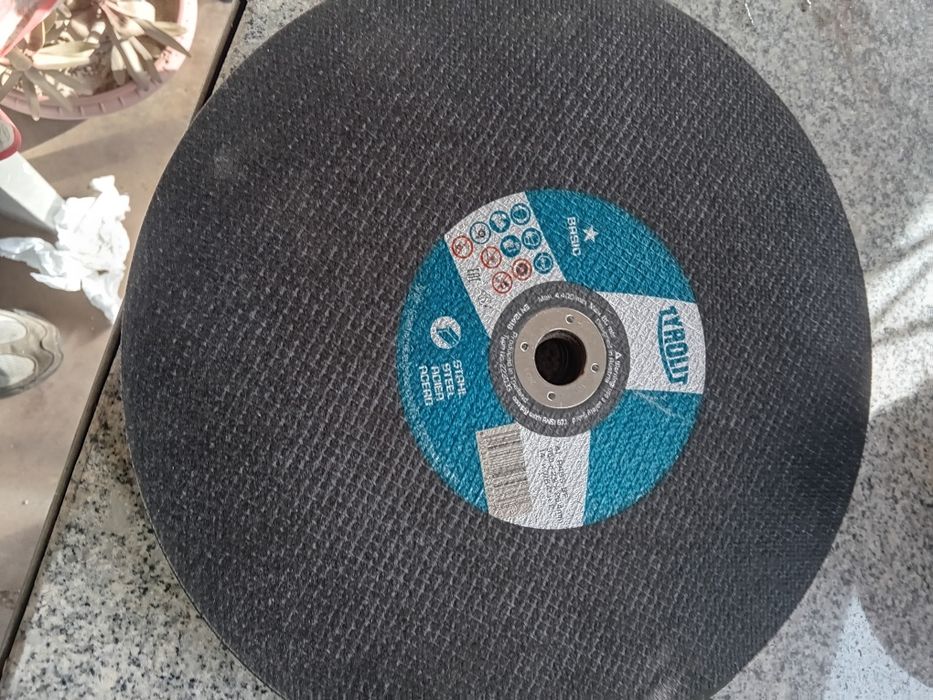 Discos de corte 350x2,8x25,4mm, 230x2,0x22x23mm, 180x6x22,23mm