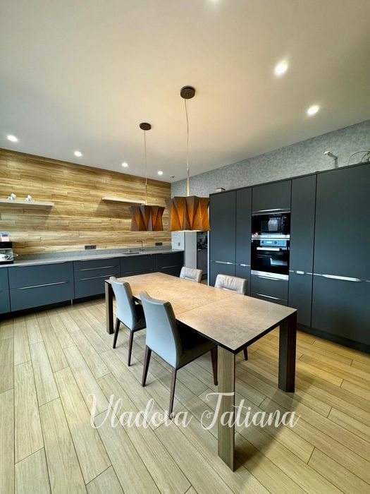 0% комиссии! Продажа шикарного ДОМА в Совиньоне, бассейн, цоколь