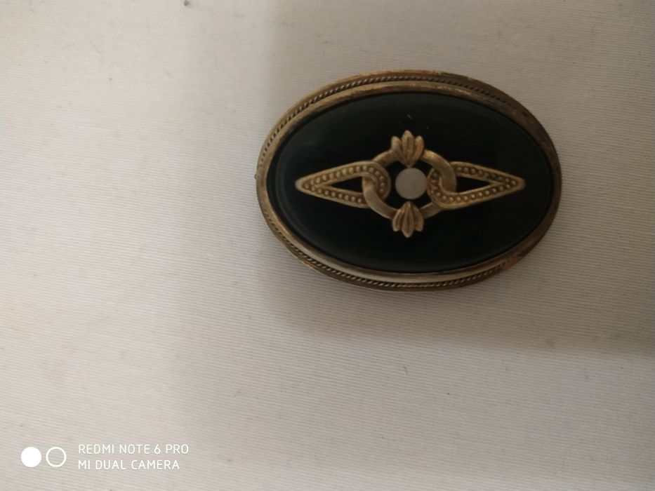 Продам старинную брошку