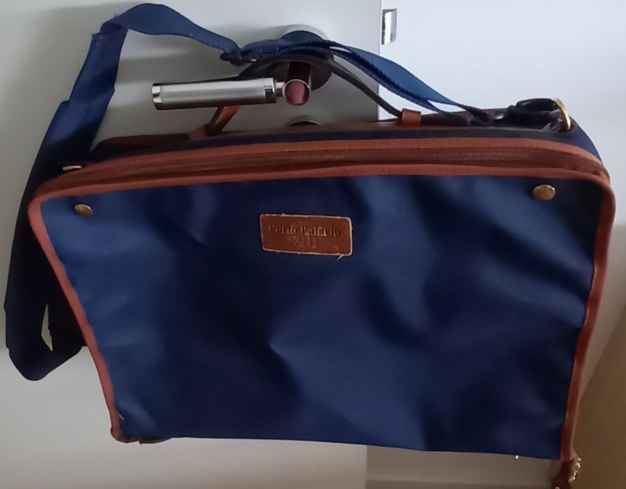 Mala / porta fatos de viagem , vintage, com pega e alça tiracolo