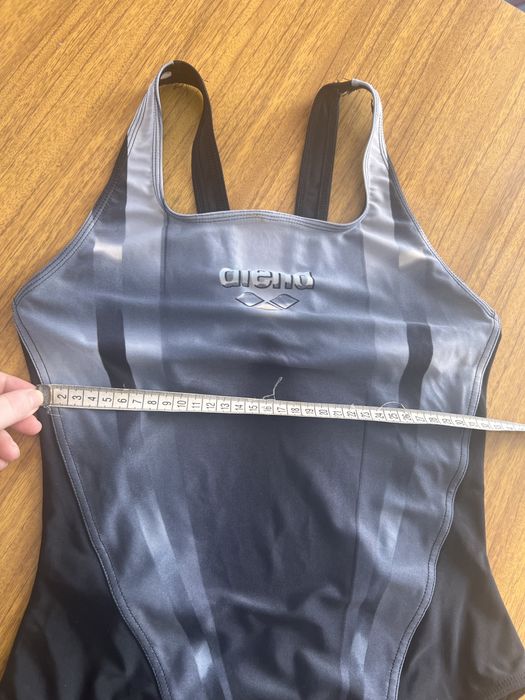 Купальник arena фірмовий