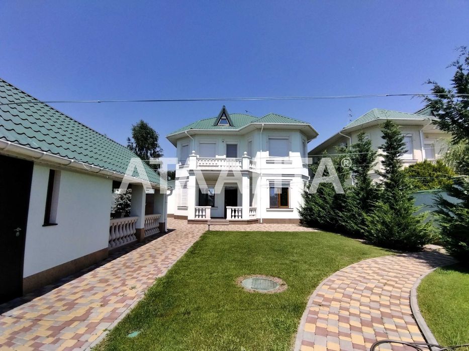 Будинок з басейном біля моря на 7 сотках