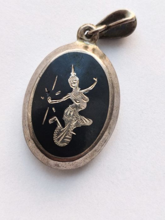 Stary wisiorek STERLING 925 Tajlandia tancerka Apsara onyks/niello