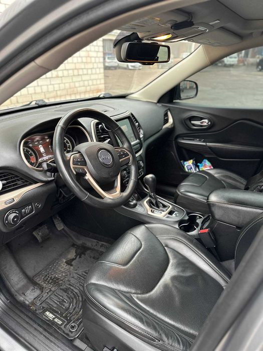 Jeep Cherokee 2015 3.2 газ/бензин Active Drive II максималка