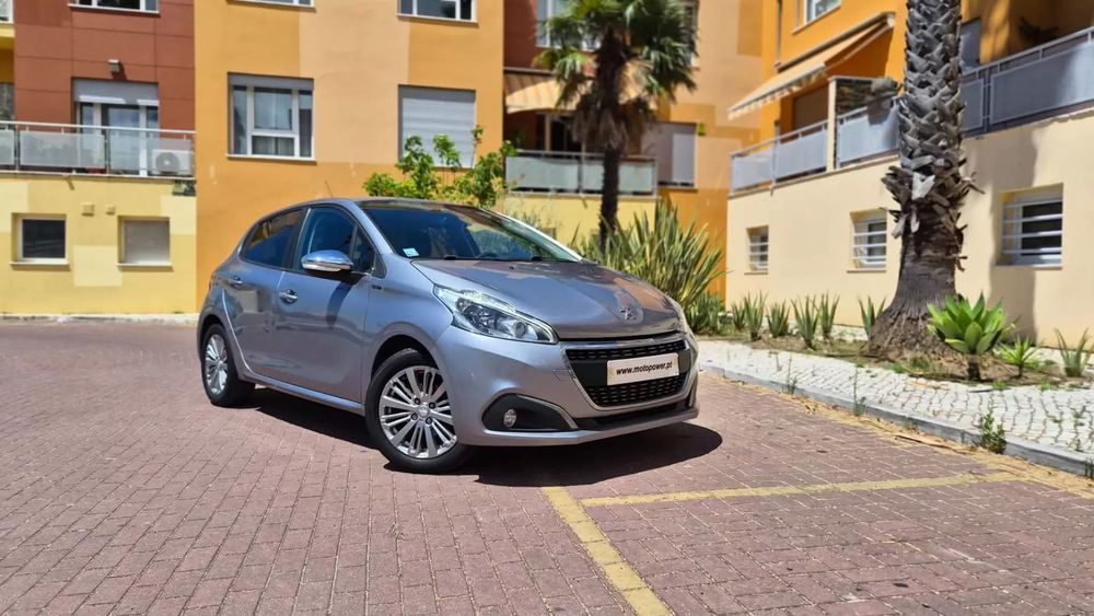 Peugeot 208 1.2 PureTech Signature