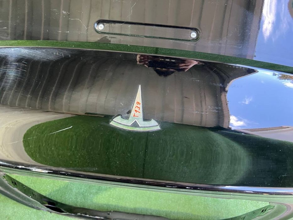 Ляда (кришка багажника) Tesla Model Y, чорна.