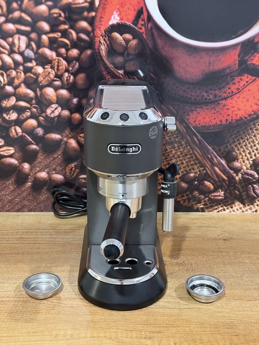 Ekspres kolbowy DELONGHI DEDICA EC 685.BK gwarancja