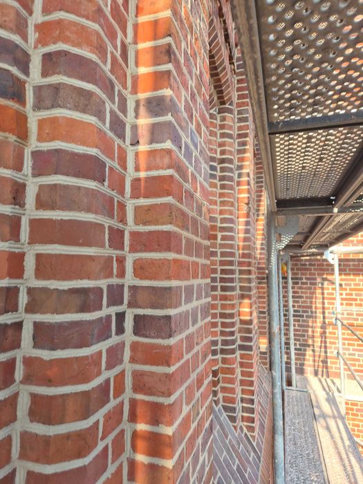 Fugowanie cegły, renowację elewacji z cegły i Tynku