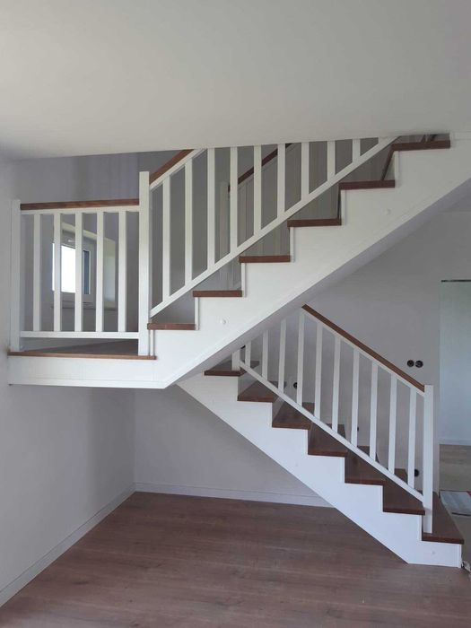 Schody drewniane / stopnie / trepy – dąb, jesion, buk