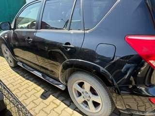 toyota rav 4 samochód