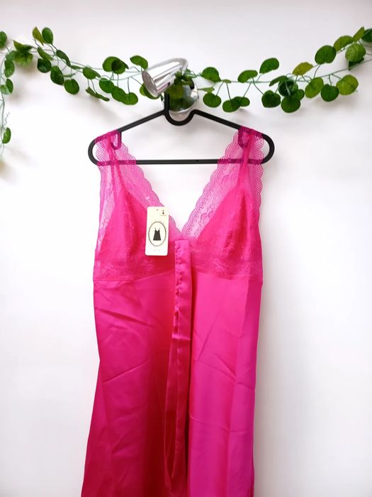 Vestido de Lingerie Rosa Fúcsia