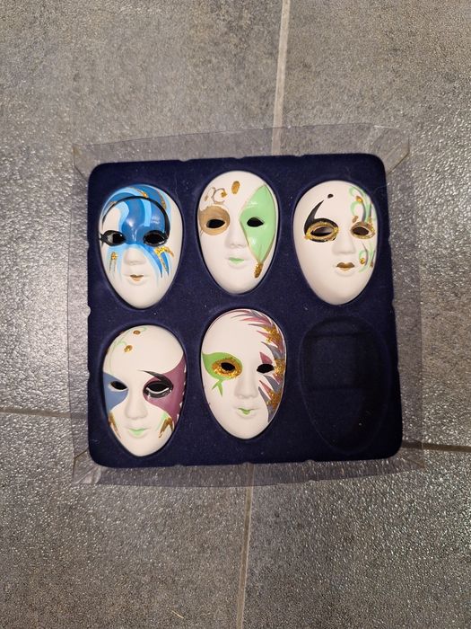 Maski teatralne gipsowe maseczki ceramiczne przypinki pamiątka