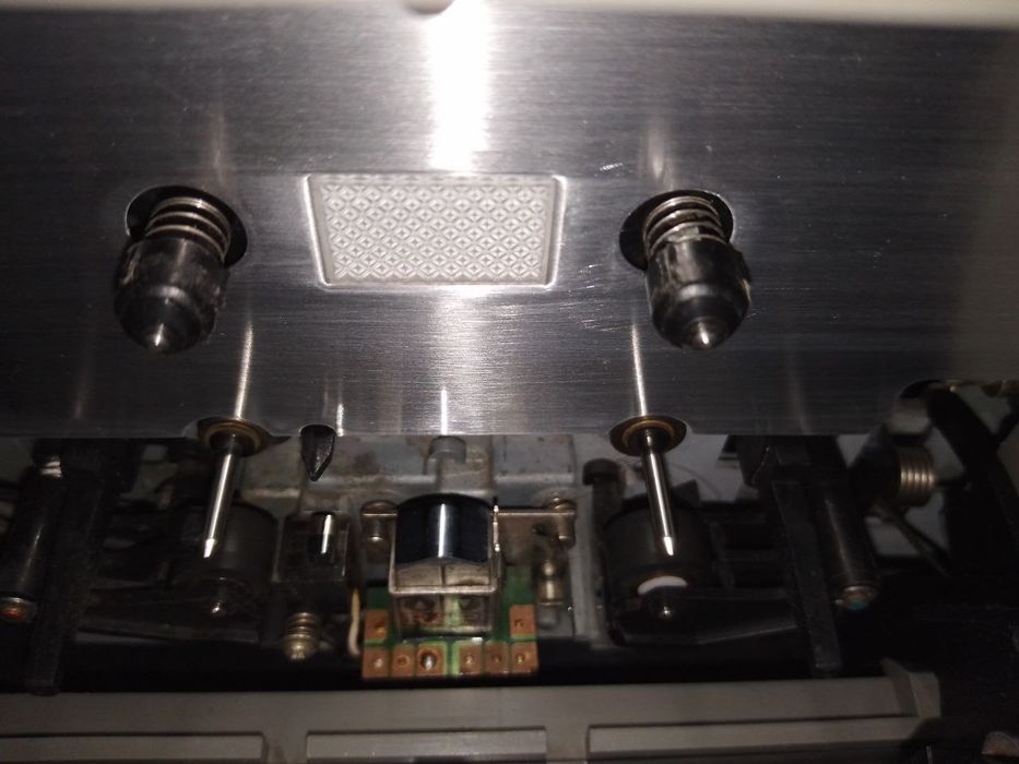 Кассетные деки Hitachi