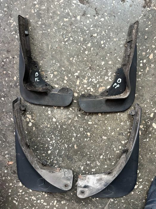 Mercedes B klasa W245 Chlapacze tylne tył ORYGINALNE