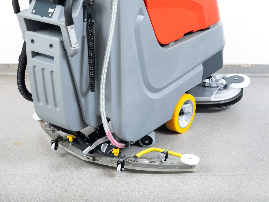 Szorowarka Hako Hakomatic B90 NOWE BATERIE 1637h 3700m²/h 13000 netto