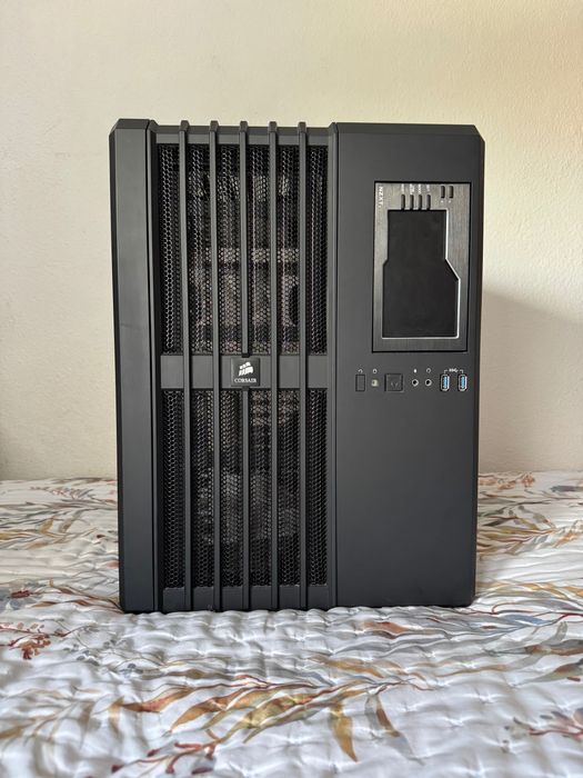 Caixa Corsair com Display NZXT + 5 Ventoinhas