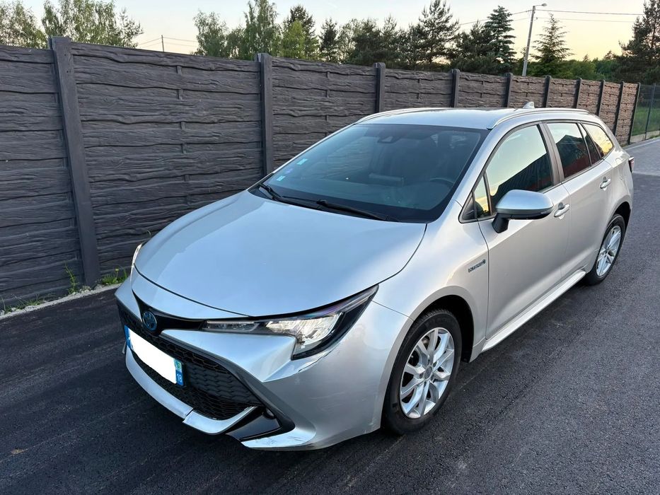 Toyota Corolla 2.0 HYBRID * Tylko 97.000km ! * Kamera, Grz.Fotel * KOMBI * 2020 Rok